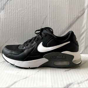 Nike Air Max Black & White Women’s Size 9 1/2 In good condition